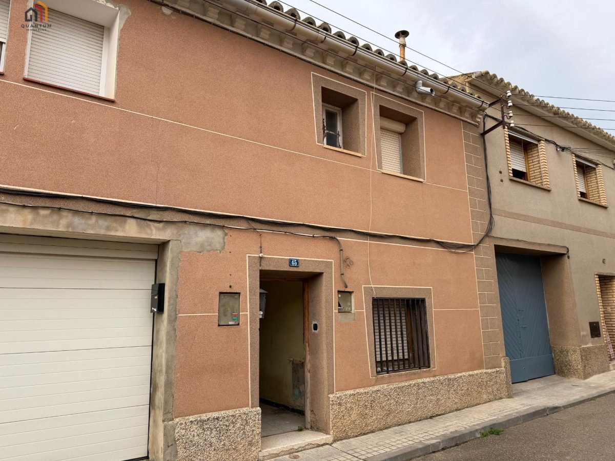 CASA EN TORRES DE BERRELLEN — Foto 1