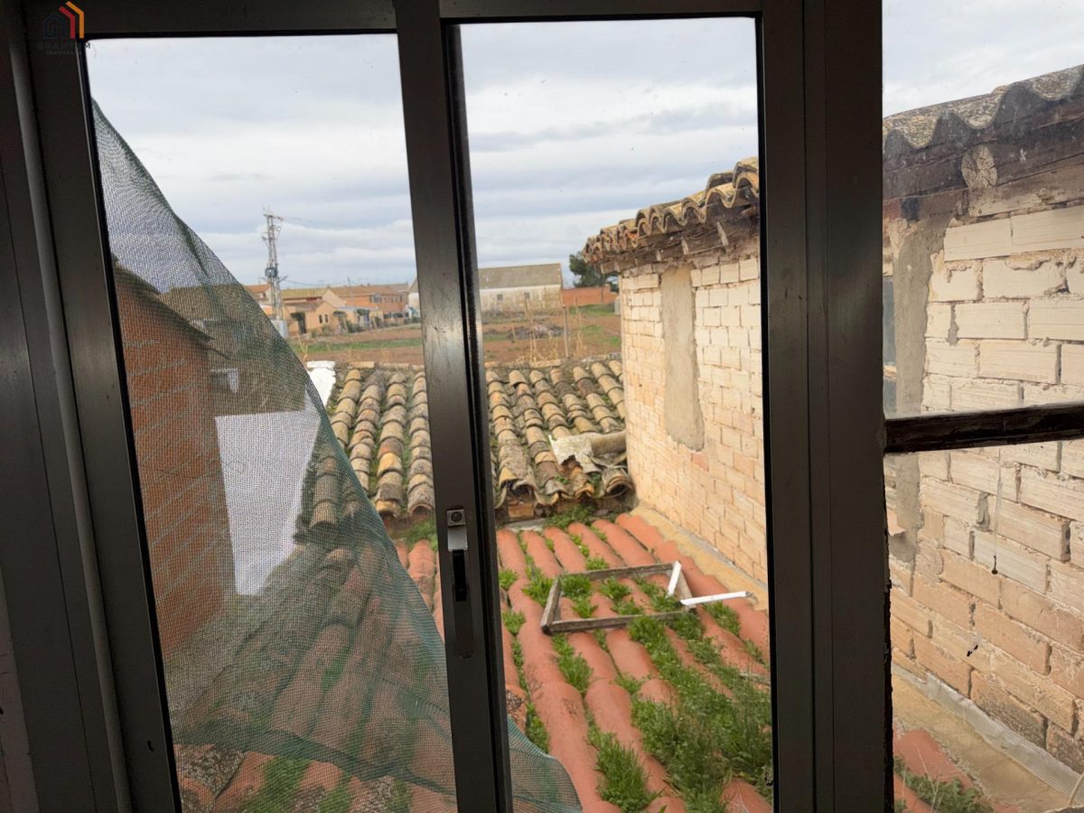 CASA EN TORRES DE BERRELLEN — Foto 21