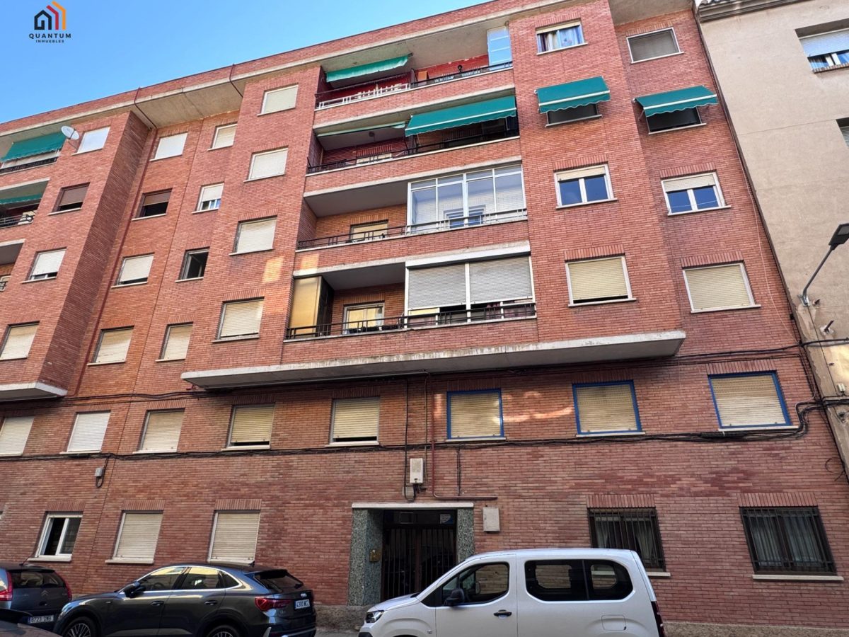 PISO EN CALATAYUD — Foto 1