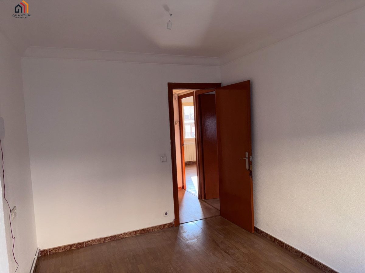 PISO EN CALATAYUD — Foto 11