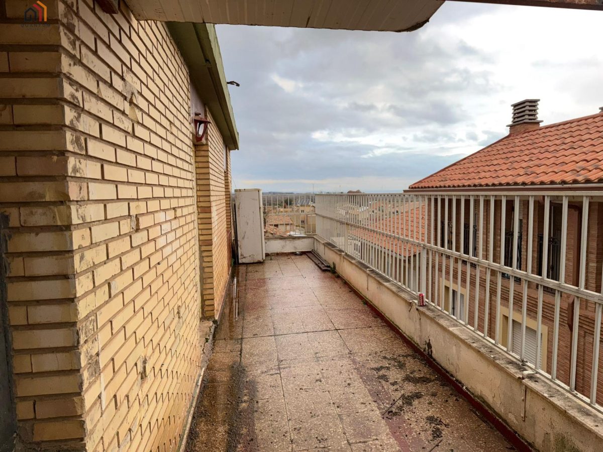 PISO EN MALLÉN — Foto 5