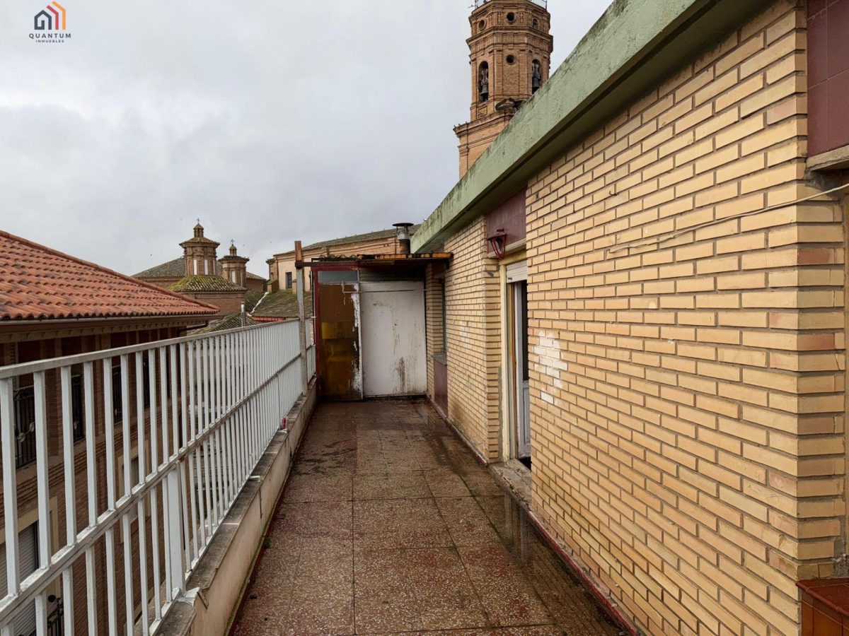 PISO EN MALLÉN — Foto 4