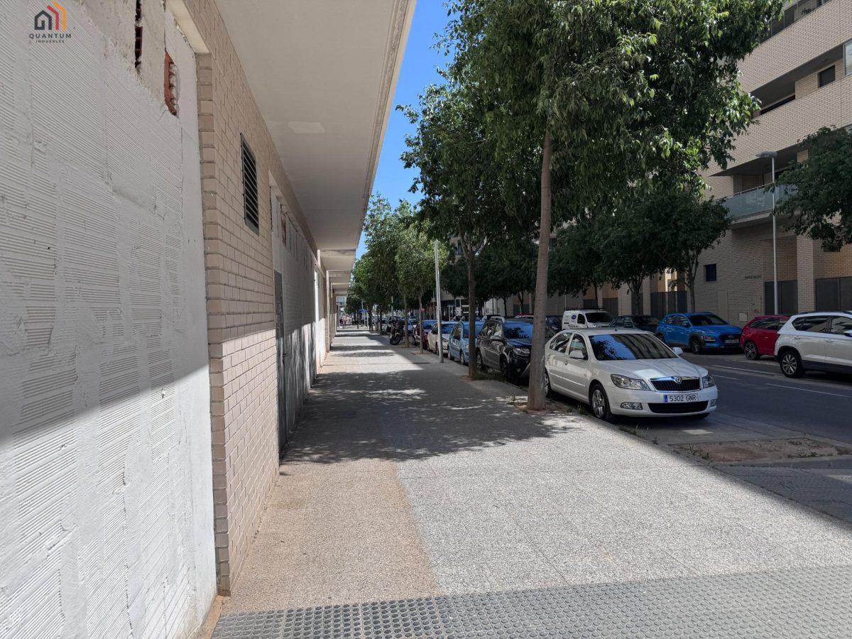 LOCAL EN PARQUE VENECIA — Foto 2