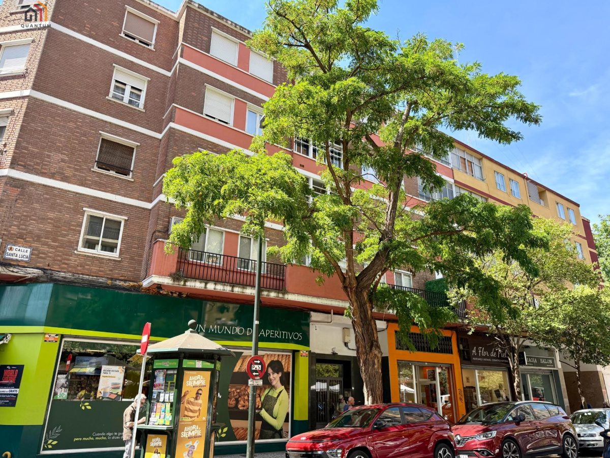 PISO EN CALLE SANTA LUCÍA — Foto 1