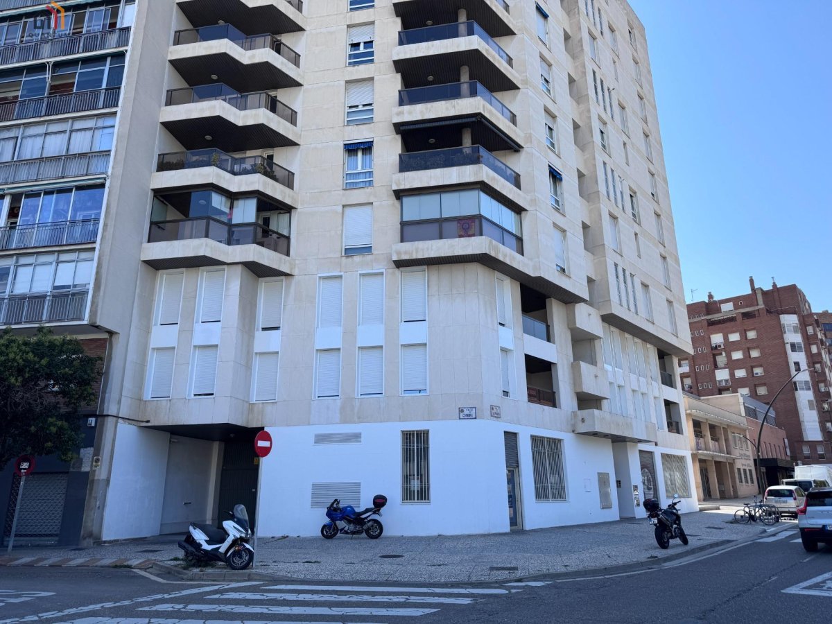Piso en venta en Zaragoza Centro - 3 hab, terraza — Foto 1