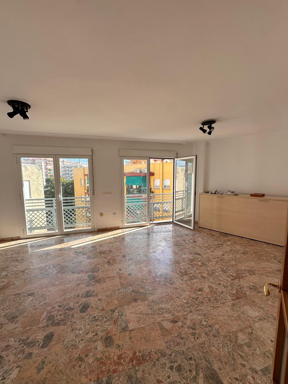 Venta Piso Zona con todos los servicios Garaje incluido — Foto 5