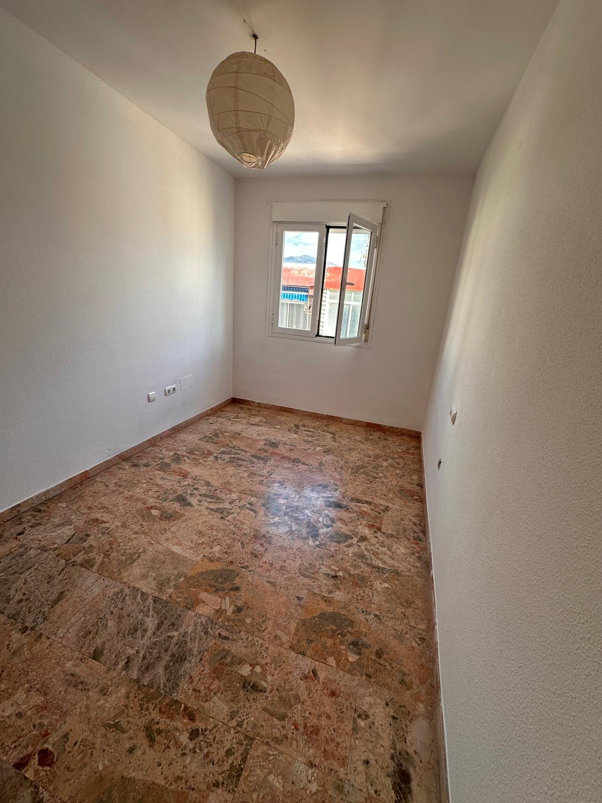 Venta Piso Zona con todos los servicios Garaje incluido — Foto 3