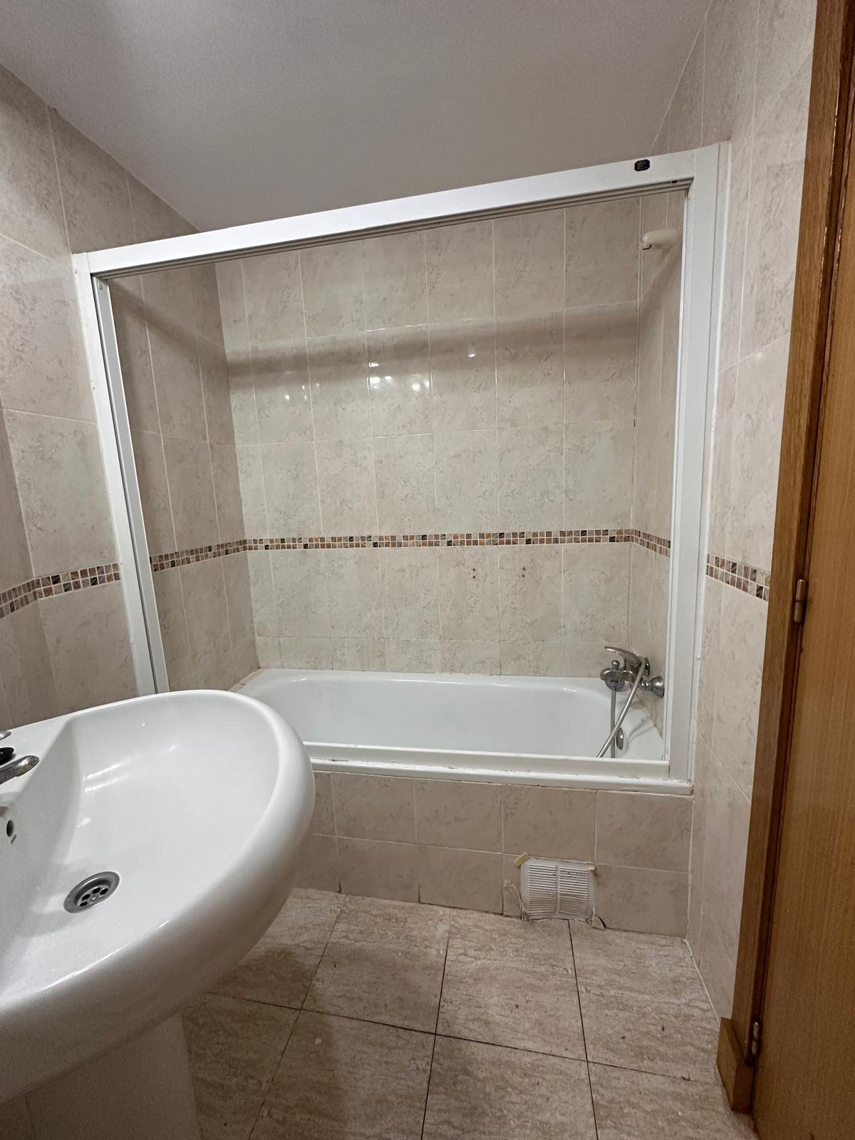 Venta Piso Zona con todos los servicios Garaje incluido — Foto 9