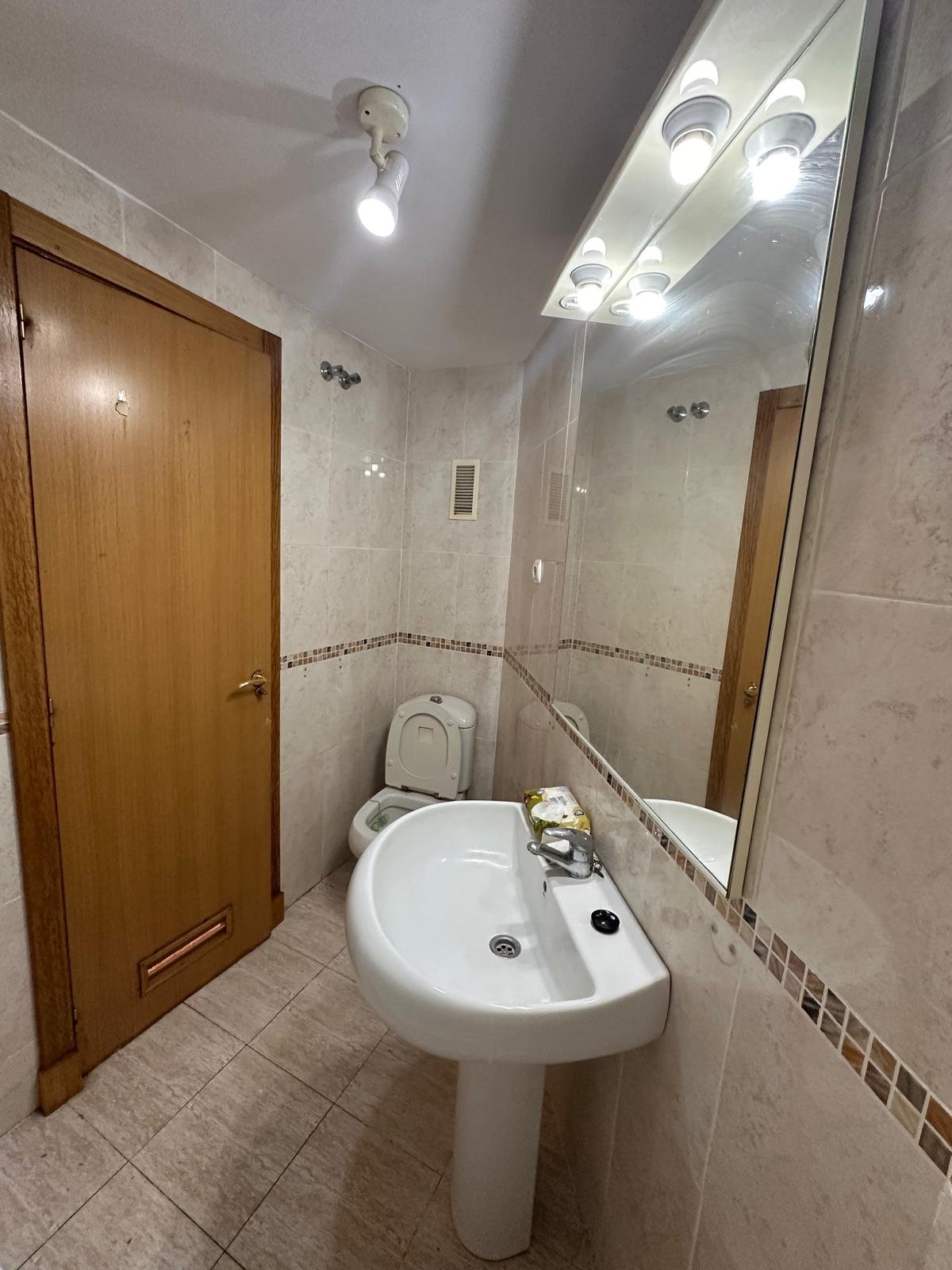 Venta Piso Zona con todos los servicios Garaje incluido — Foto 8