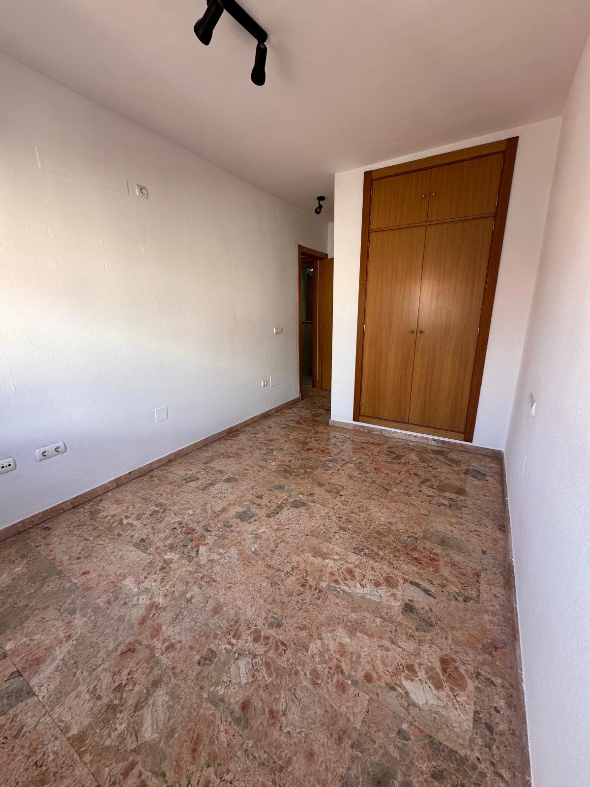 Venta Piso Zona con todos los servicios Garaje incluido — Foto 14
