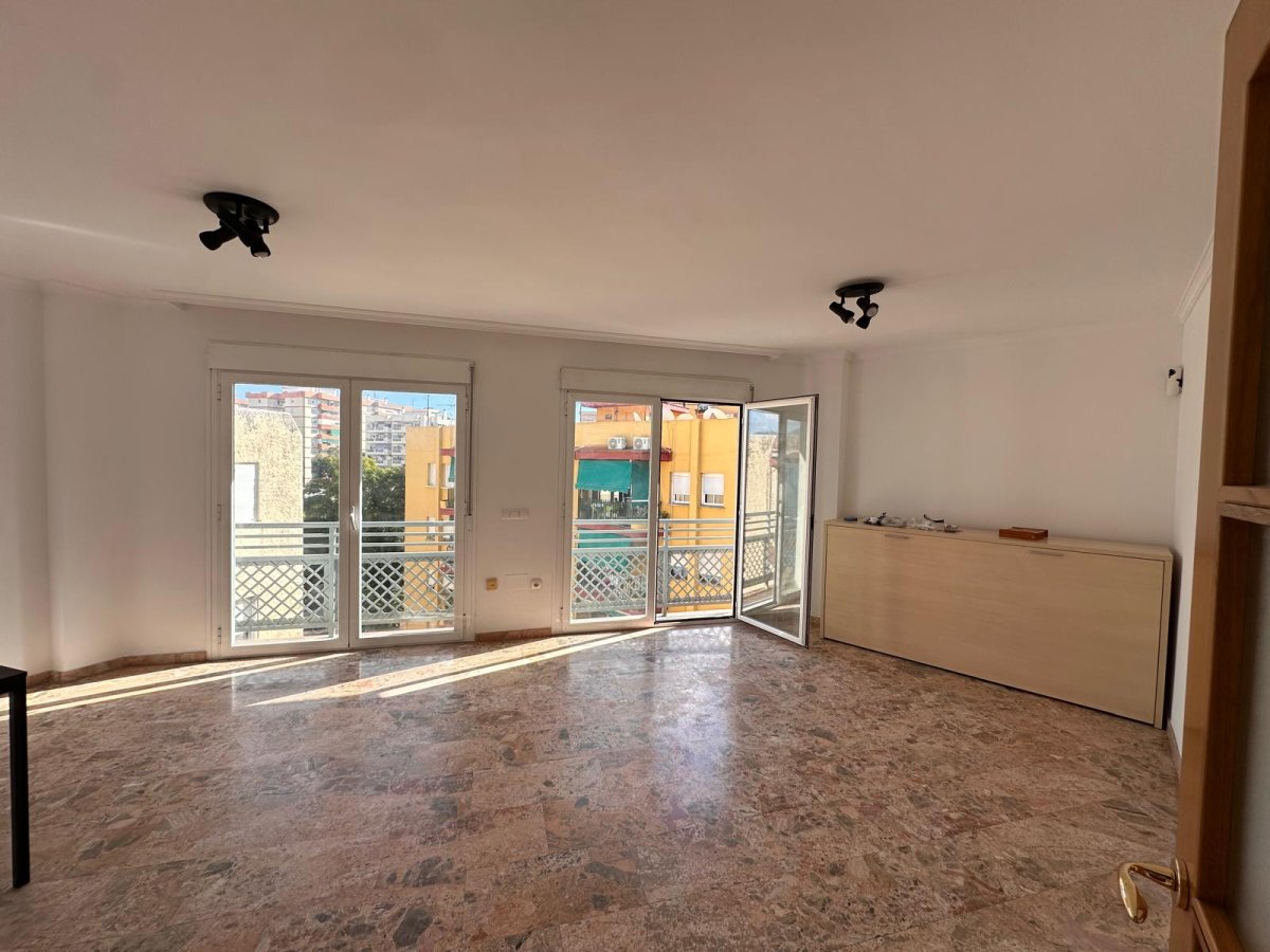 Venta Piso Zona con todos los servicios Garaje incluido